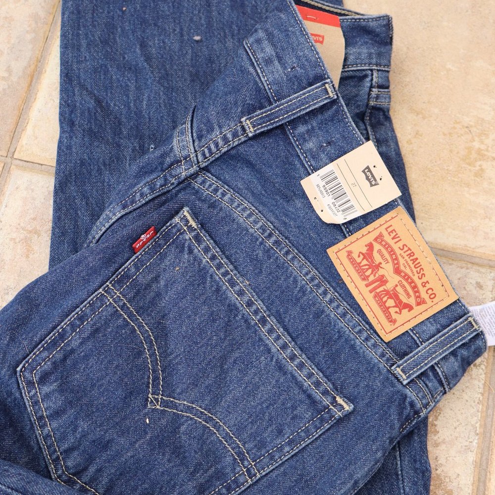 NWT Levi's Classic Straight Leg Mid Rise Jeans Dark Wash Size 27